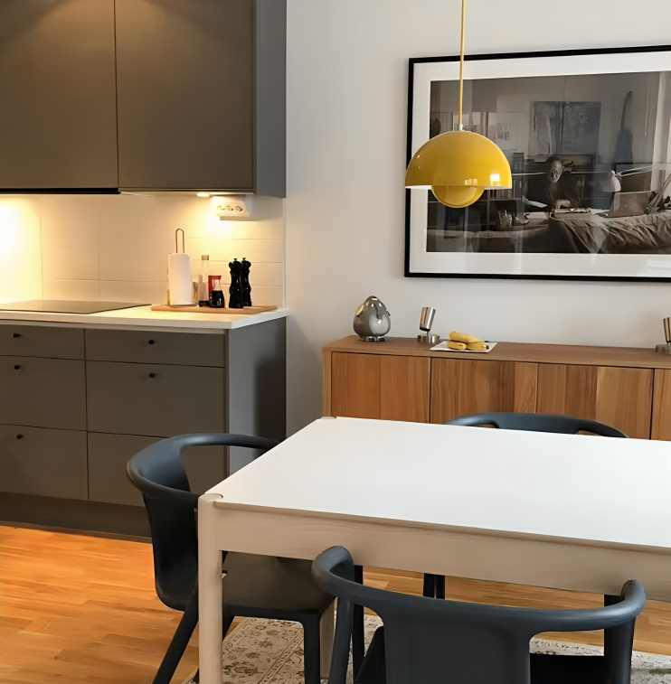 danskinspirerad pendellampa med halvcirkelformad blomknoppsskärm för kök och vardagsrum