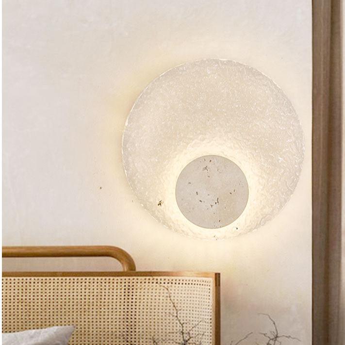 exklusiv vägglampa i modern cirkulär design med akryl och sten för lyxig inredning