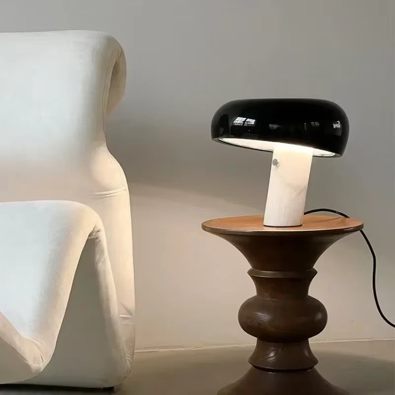 italiensk design bordslampa i marmor och glas med touch-funktion svart