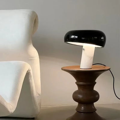 Italiensk design bordslampa i marmor och glas med touch-funktion svart