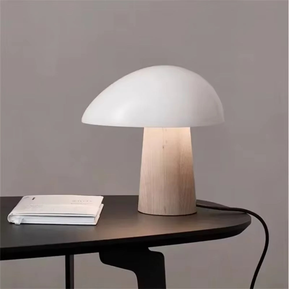 nordisk svampformad led bordslampa i metall och glas